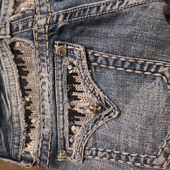 Miss Me JE5146P6 Capri Jean, 29x25 *EUC* $149 MSRP - Picture 3 of 4